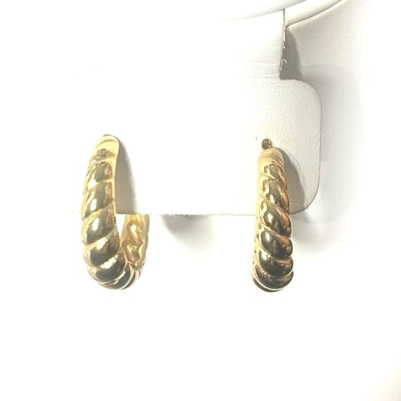 Twisted Cuff Bracelet 7.5" & 1" Half Hoop Earrings in ION Plated YG - Picture 4 of 5